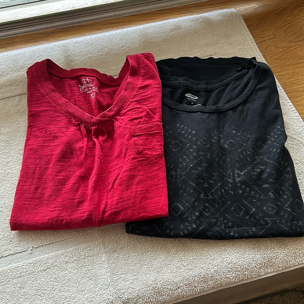 Old Navy t-shirts